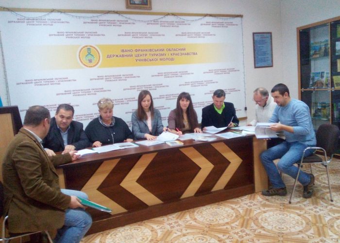 Перевірка учнівських історико-краєзнавчих робіт